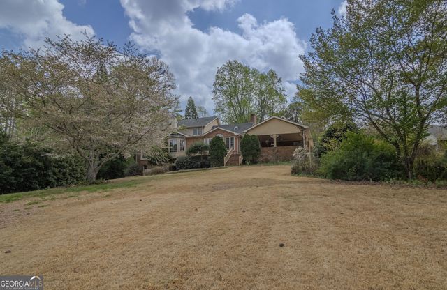 2265 Castle Lake Drive, Tyrone, GA 30290