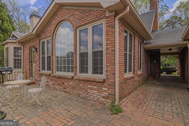 2265 Castle Lake Drive, Tyrone, GA 30290
