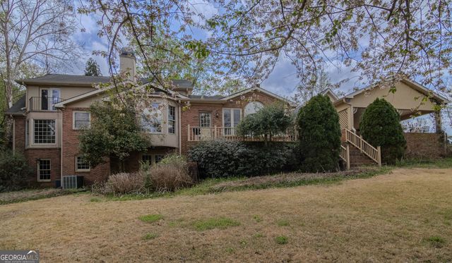 2265 Castle Lake Drive, Tyrone, GA 30290