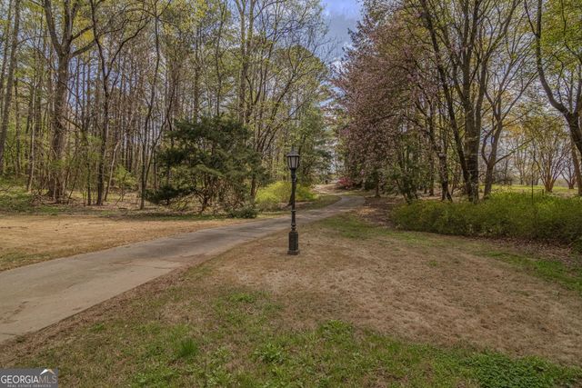 2265 Castle Lake Drive, Tyrone, GA 30290