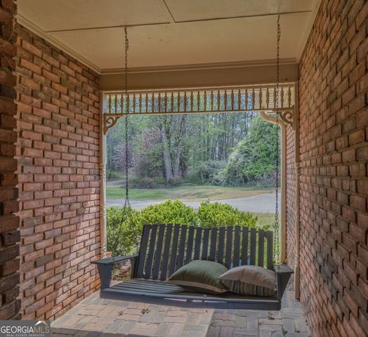 2265 Castle Lake Drive, Tyrone, GA 30290