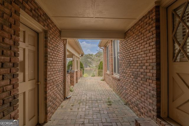 2265 Castle Lake Drive, Tyrone, GA 30290