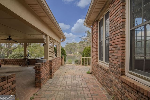 2265 Castle Lake Drive, Tyrone, GA 30290