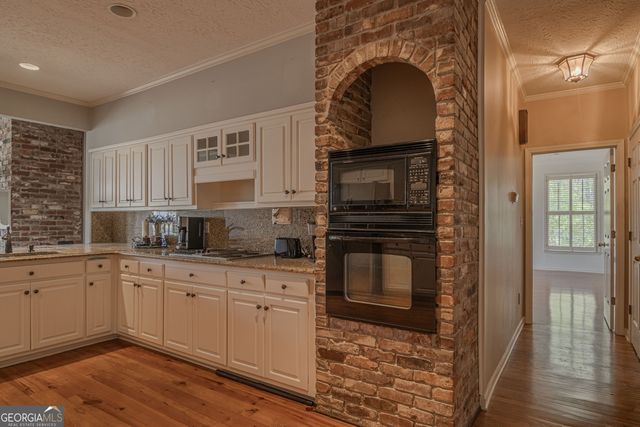 2265 Castle Lake Drive, Tyrone, GA 30290