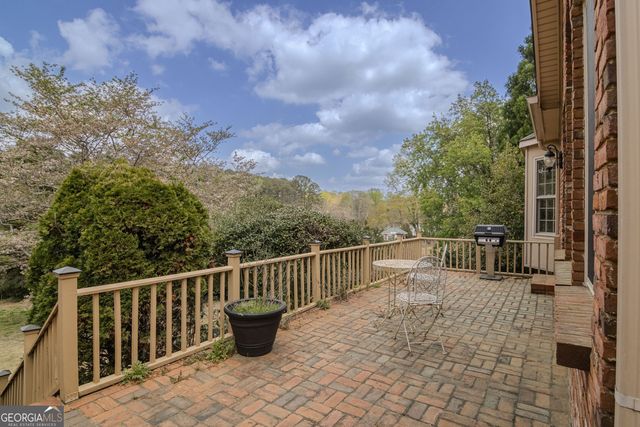 2265 Castle Lake Drive, Tyrone, GA 30290