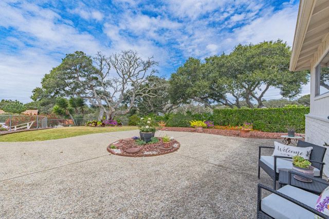 15084 Green Oak Place, Salinas, CA 93907