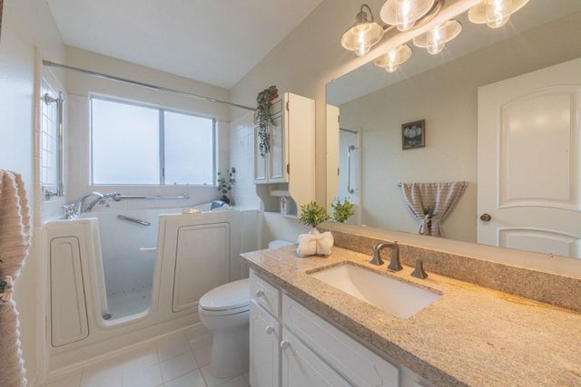 15084 Green Oak Place, Salinas, CA 93907