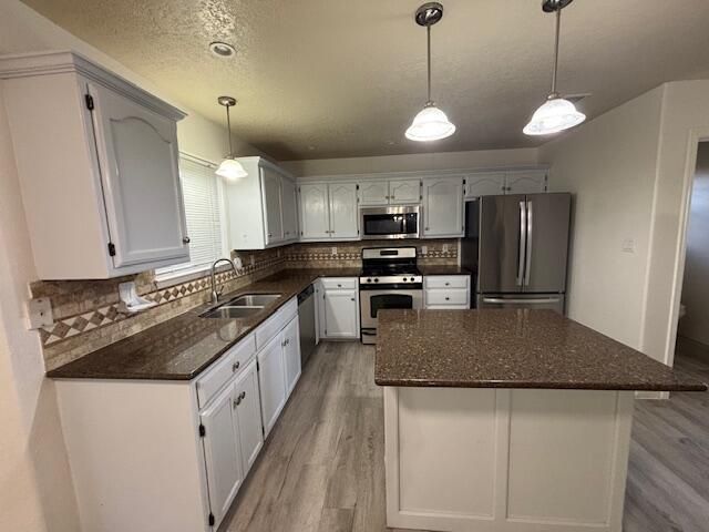 7608 Lakewood Avenue NW, Albuquerque, NM 87120