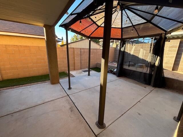 7608 Lakewood Avenue NW, Albuquerque, NM 87120