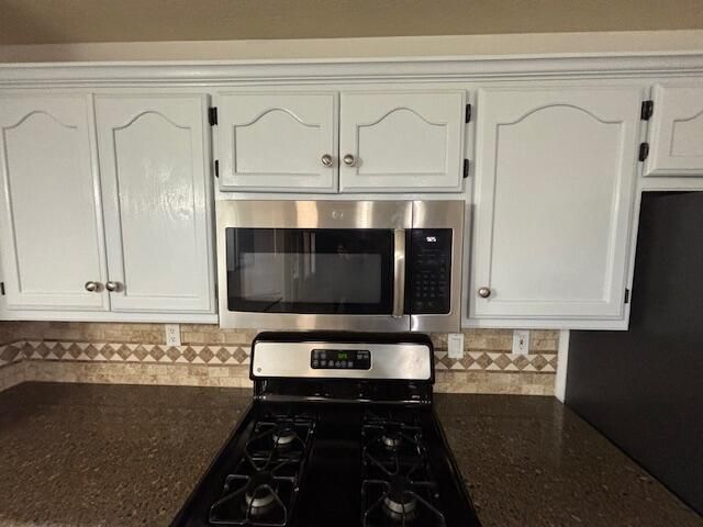 7608 Lakewood Avenue NW, Albuquerque, NM 87120