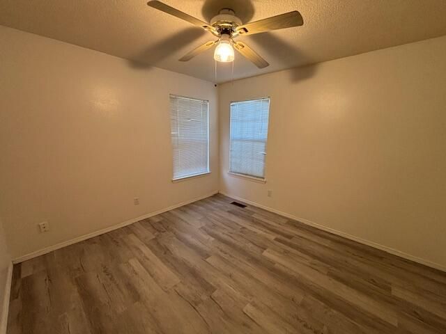 7608 Lakewood Avenue NW, Albuquerque, NM 87120