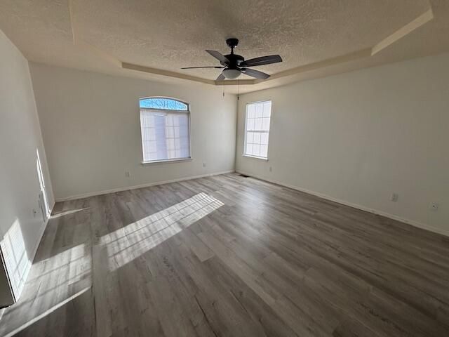 7608 Lakewood Avenue NW, Albuquerque, NM 87120