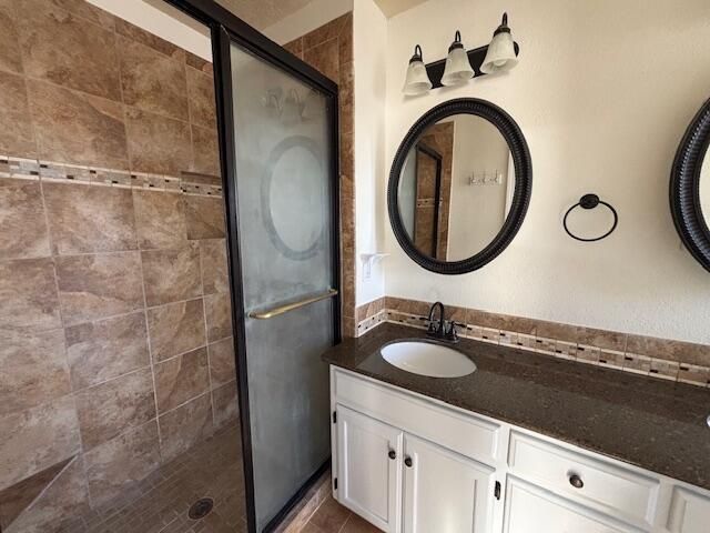 7608 Lakewood Avenue NW, Albuquerque, NM 87120