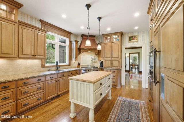 12409 Lucas Ln, Anchorage, KY 40223