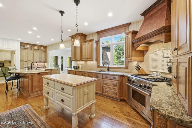 12409 Lucas Ln, Anchorage, KY 40223