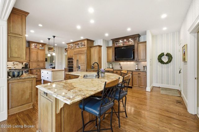 12409 Lucas Ln, Anchorage, KY 40223