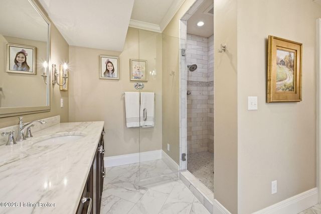 12409 Lucas Ln, Anchorage, KY 40223