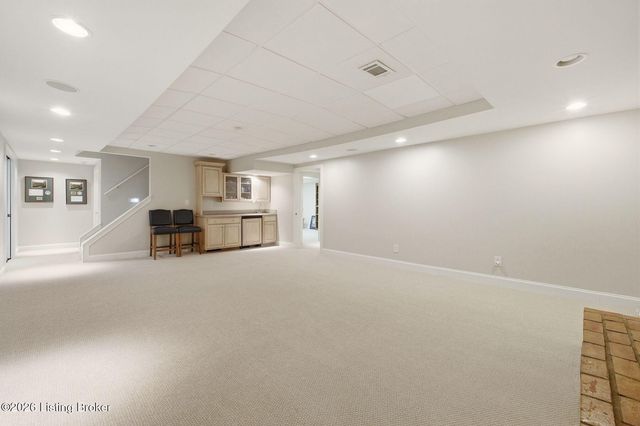 12409 Lucas Ln, Anchorage, KY 40223