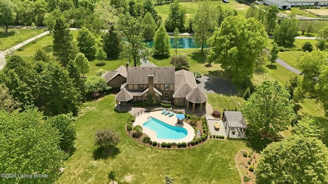 12409 Lucas Ln, Anchorage, KY 40223