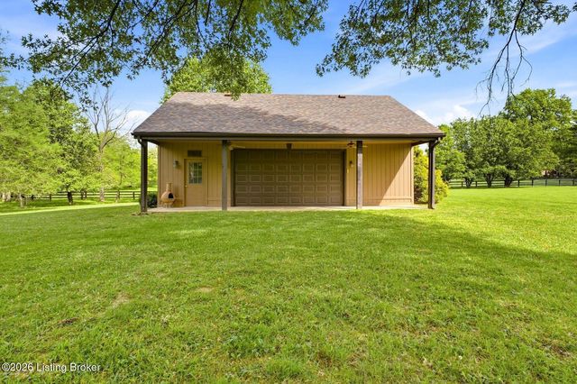12409 Lucas Ln, Anchorage, KY 40223