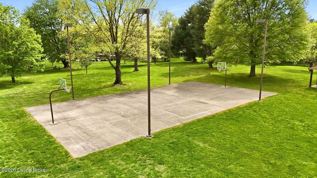 12409 Lucas Ln, Anchorage, KY 40223
