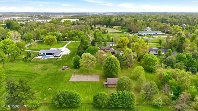 12409 Lucas Ln, Anchorage, KY 40223