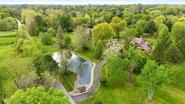 12409 Lucas Ln, Anchorage, KY 40223