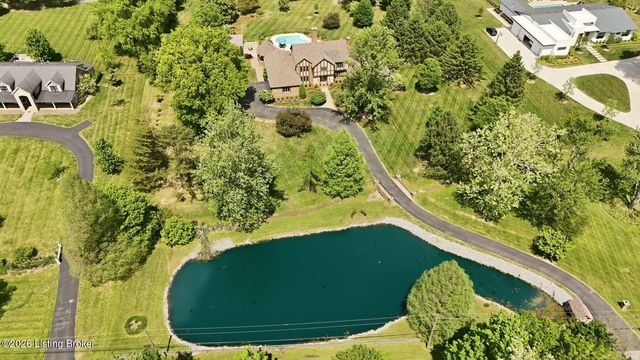 12409 Lucas Ln, Anchorage, KY 40223