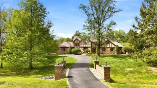 12409 Lucas Ln, Anchorage, KY 40223