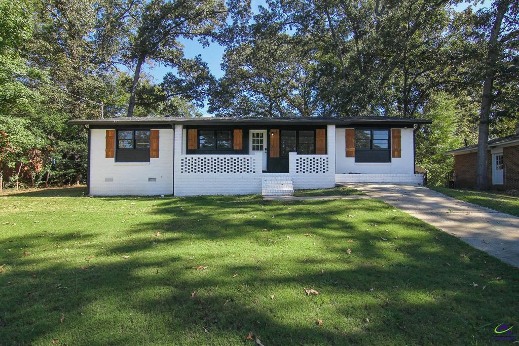 217 Windsor Drive, Warner Robins, GA 31088