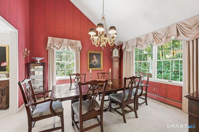 2 Higate Lane, Simsbury, CT 06070