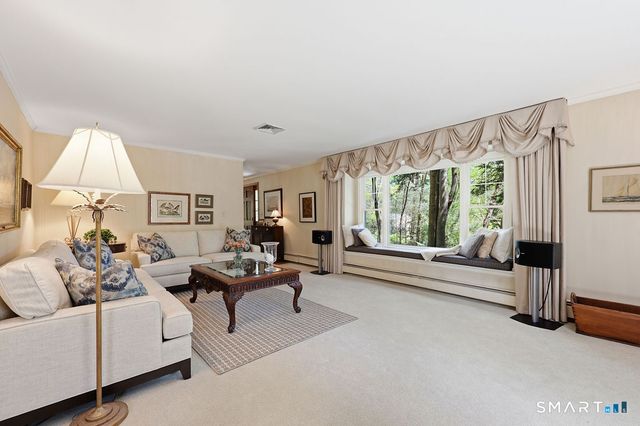 2 Higate Lane, Simsbury, CT 06070