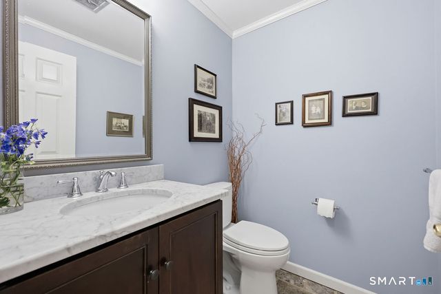2 Higate Lane, Simsbury, CT 06070