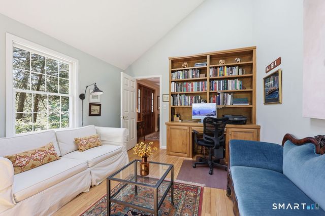 2 Higate Lane, Simsbury, CT 06070