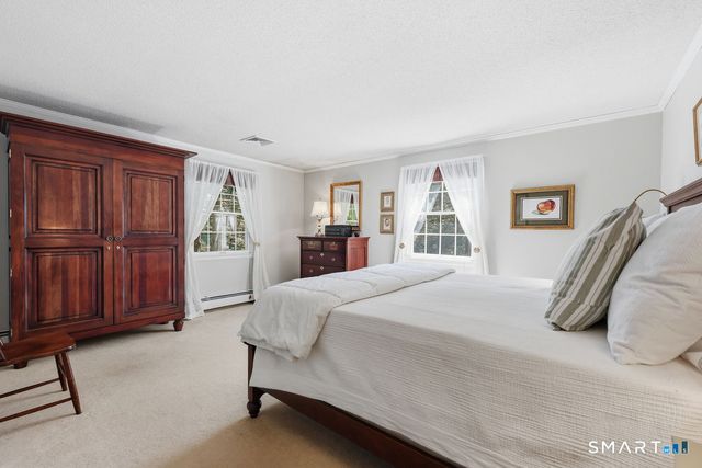 2 Higate Lane, Simsbury, CT 06070
