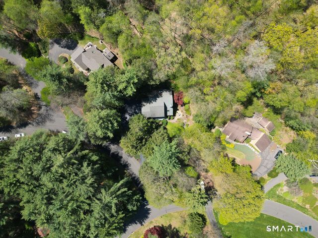 2 Higate Lane, Simsbury, CT 06070