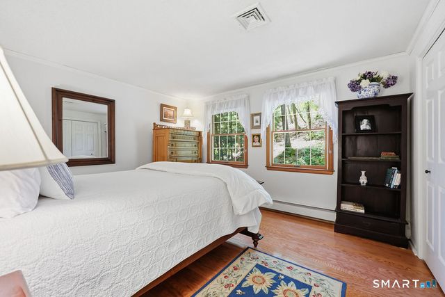 2 Higate Lane, Simsbury, CT 06070