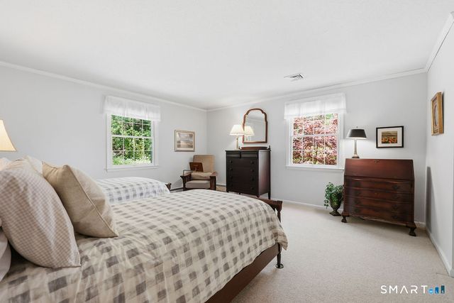 2 Higate Lane, Simsbury, CT 06070