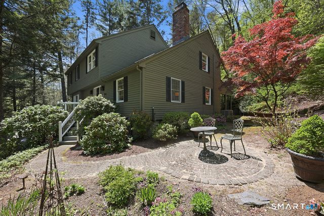 2 Higate Lane, Simsbury, CT 06070
