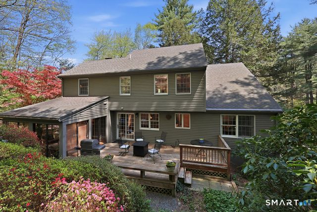 2 Higate Lane, Simsbury, CT 06070