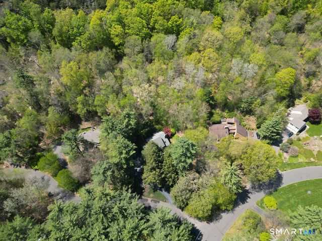 2 Higate Lane, Simsbury, CT 06070
