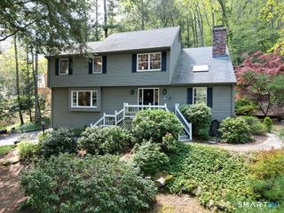2 Higate Lane, Simsbury, CT 06070