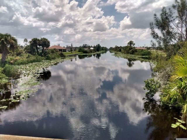 1023 NE 37th Terrace, Cape Coral, FL 33909