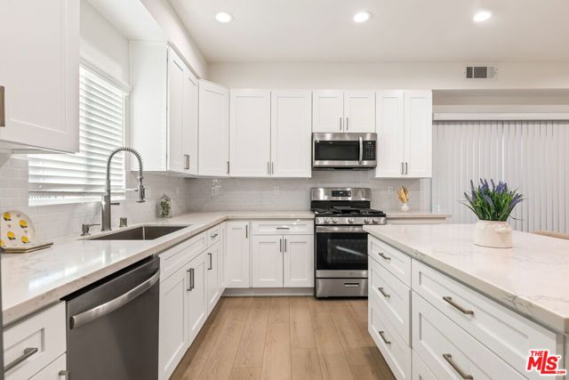 16233 Parthenia Street, North Hills (los Angeles), CA 91343