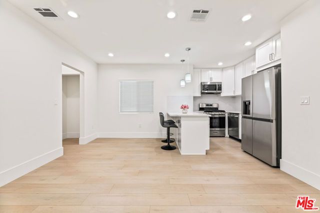 16233 Parthenia Street, North Hills (los Angeles), CA 91343