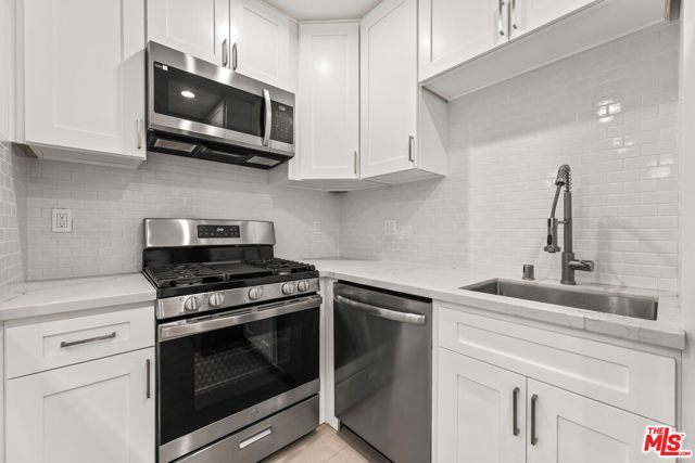 16233 Parthenia Street, North Hills (los Angeles), CA 91343
