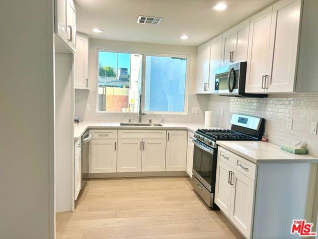 16233 Parthenia Street, North Hills (los Angeles), CA 91343
