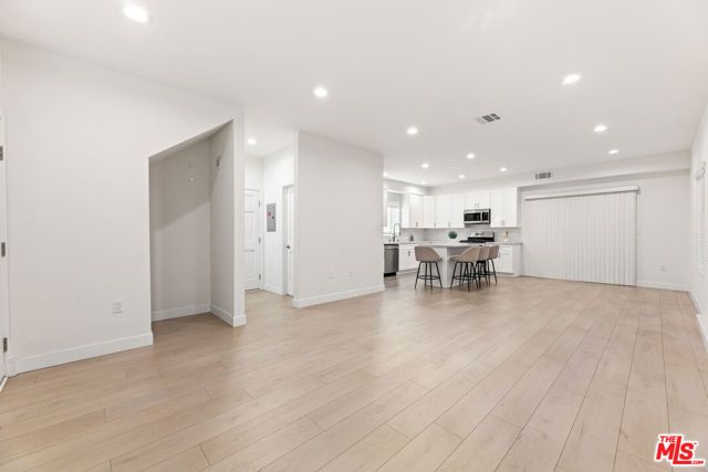 16233 Parthenia Street, North Hills (los Angeles), CA 91343