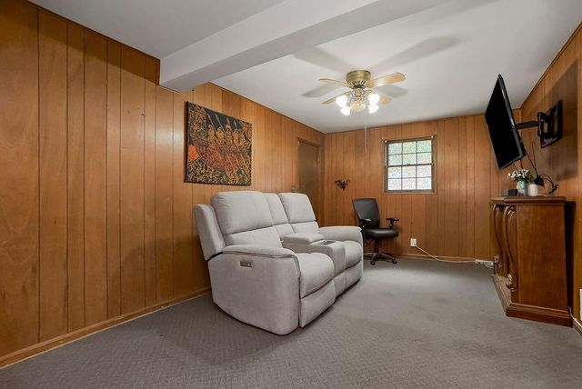 8320 E 133rd Street, Grandview, MO 64030
