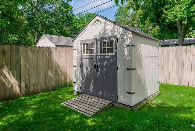 8320 E 133rd Street, Grandview, MO 64030